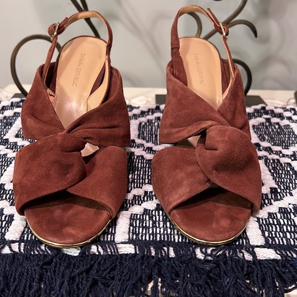 Banana Republic Cinnamon Twist Heels - Picture 4 of 10
